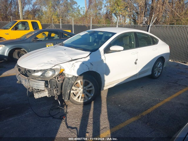 Chrysler 200 Limited 2015 1C3CCCAB8FN650264 Image 2