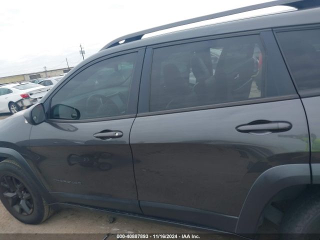 1C4PJMBS6HW530693 Jeep Cherokee Trailhawk 4x4