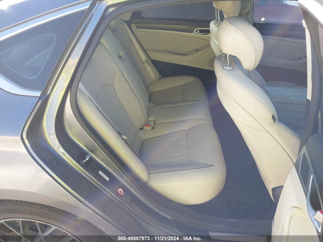 Hyundai Genesis 3.8 2016 KMHGN4JEXGU142372 Image 8