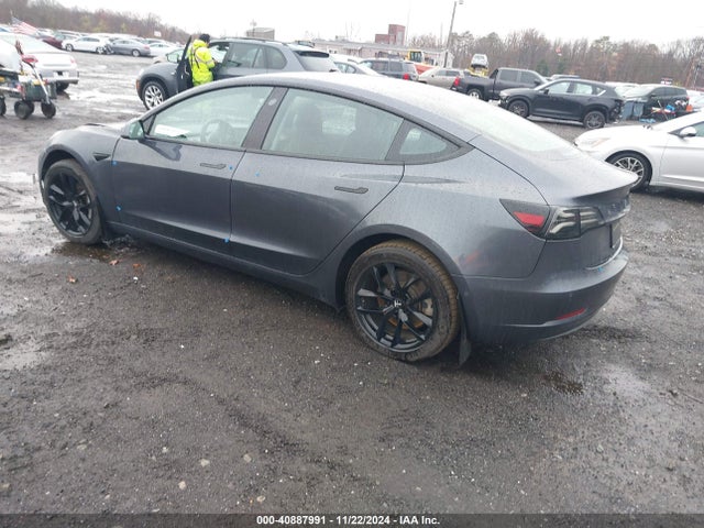 2019 TESLA MODEL 3 5YJ3E1EA7KF435432 Photo 2