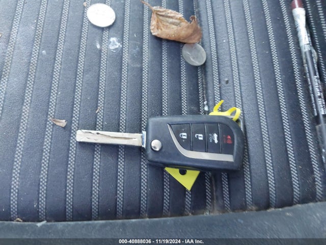 4T1B11HK8KU780306 Toyota CAMRY SE