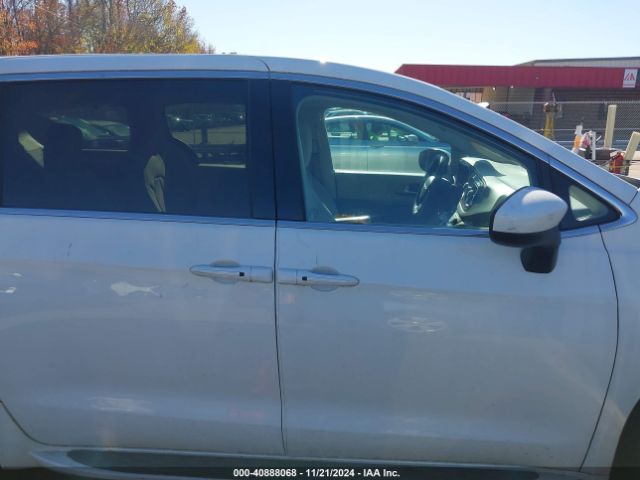 2C4RC1DG7HR521178 Chrysler Pacifica Touring