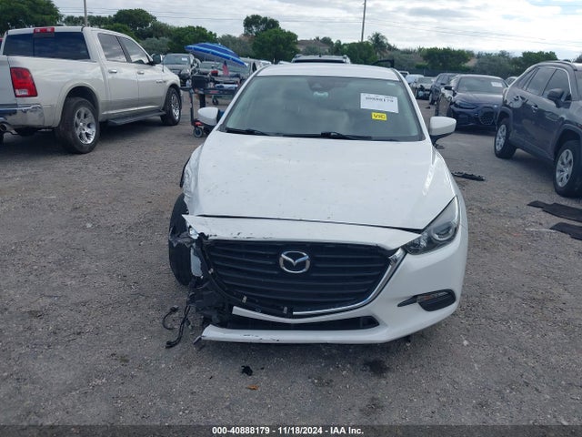 3MZBN1V39JM215732 Mazda Mazda3 Touring