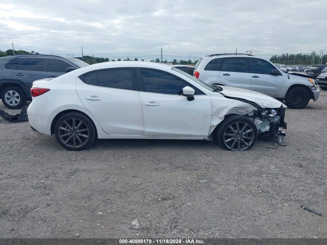 3MZBN1V39JM215732 Mazda Mazda3 Touring
