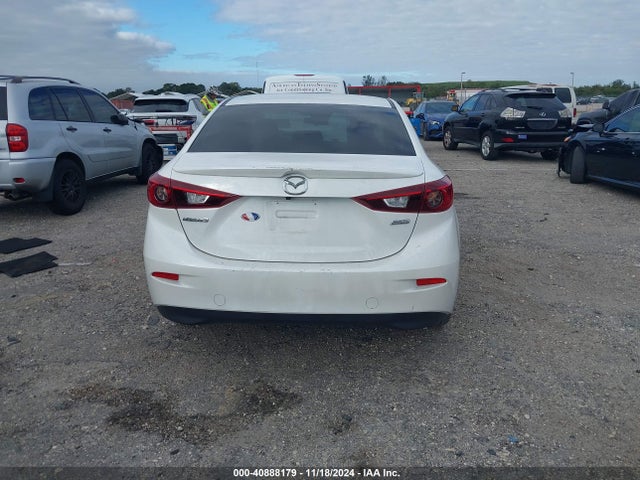 3MZBN1V39JM215732 Mazda Mazda3 Touring
