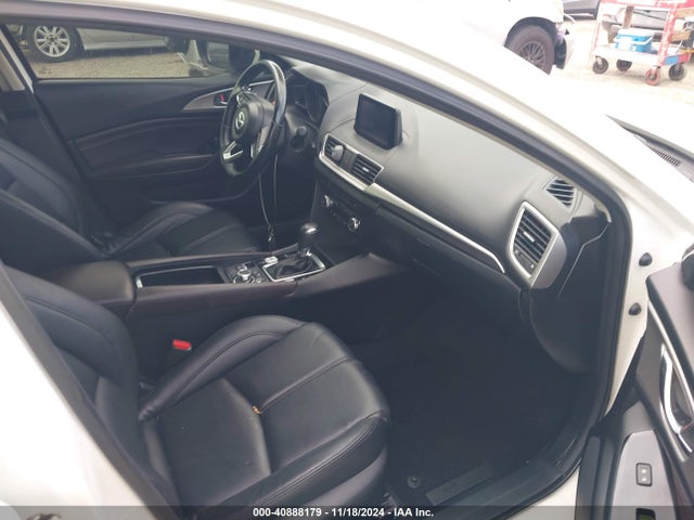 3MZBN1V39JM215732 Mazda Mazda3 Touring