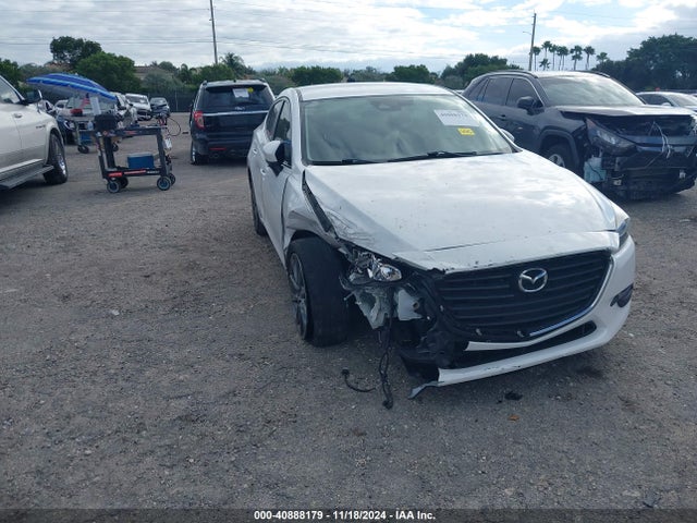 3MZBN1V39JM215732 Mazda Mazda3 Touring