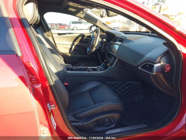 2019 JAGUAR XE SAJAG4FV8KCP49156 Photo 4
