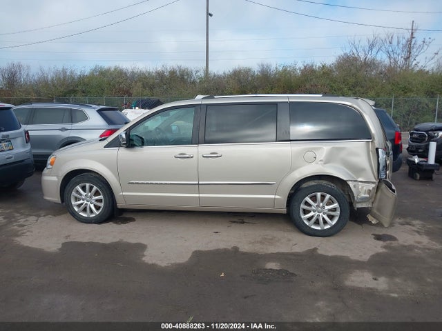 2C4RC1GG0GR110909 Chrysler Town & Country Limited Platinum