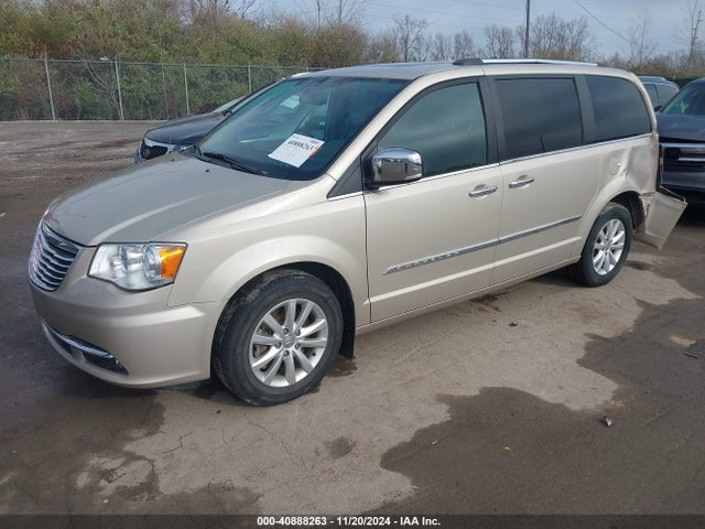 2C4RC1GG0GR110909 Chrysler Town & Country Limited Platinum