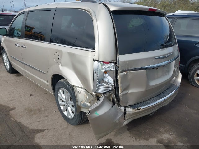 2C4RC1GG0GR110909 Chrysler Town & Country Limited Platinum