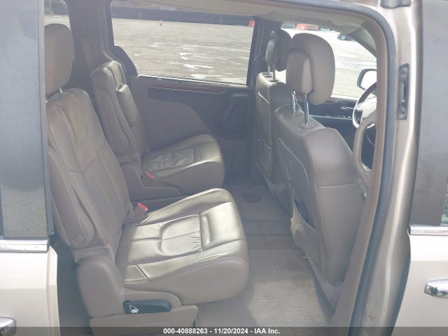 2C4RC1GG0GR110909 Chrysler Town & Country Limited Platinum