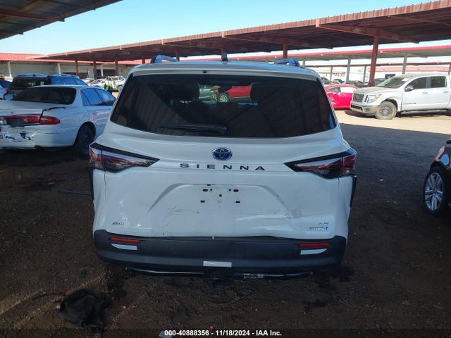5TDBSKFC4PS100903 Toyota SIENNA LE
