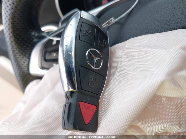WDDWJ4KB5HF520612 Mercedes-Benz C 300 4matic