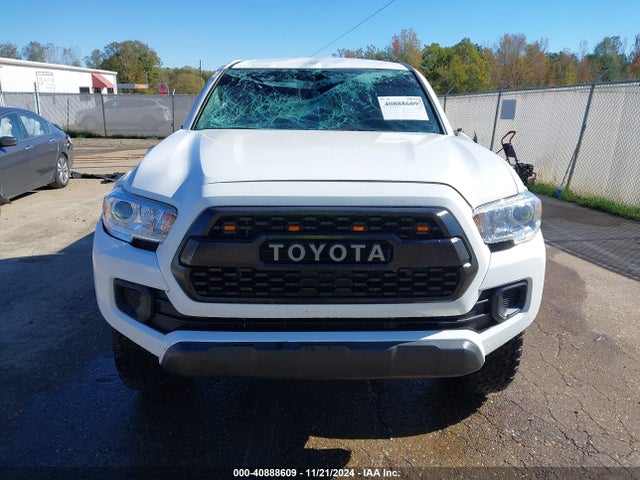 3TYAX5GN8NT046246 Toyota Tacoma Sr