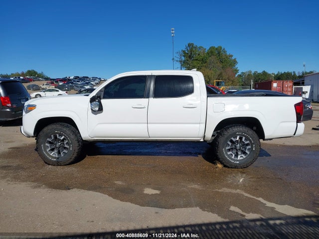 3TYAX5GN8NT046246 Toyota Tacoma Sr