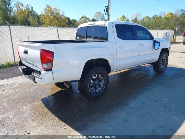 3TYAX5GN8NT046246 Toyota Tacoma Sr