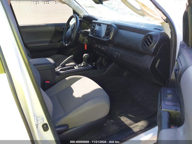 3TYAX5GN8NT046246 Toyota Tacoma Sr
