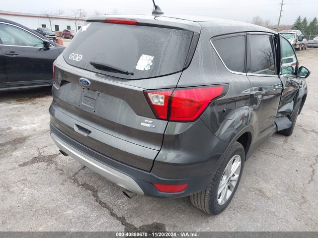 Ford ESCAPE SE 2019 1FMCU9GD0KUB53662 Image 4