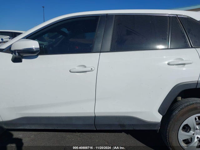 2T3K1RFV4RW309055 Toyota RAV4 LE