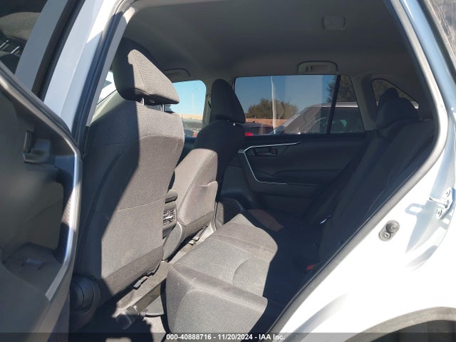 2T3K1RFV4RW309055 Toyota RAV4 LE