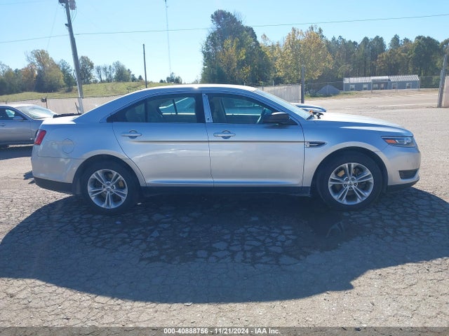 1FAHP2D88KG105752 Ford TAURUS SE