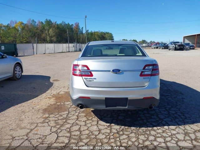1FAHP2D88KG105752 Ford TAURUS SE