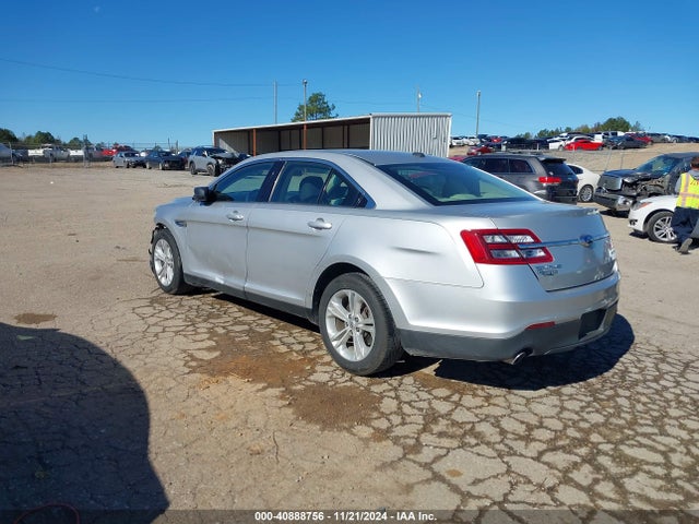 1FAHP2D88KG105752 Ford TAURUS SE