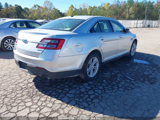 1FAHP2D88KG105752 Ford TAURUS SE