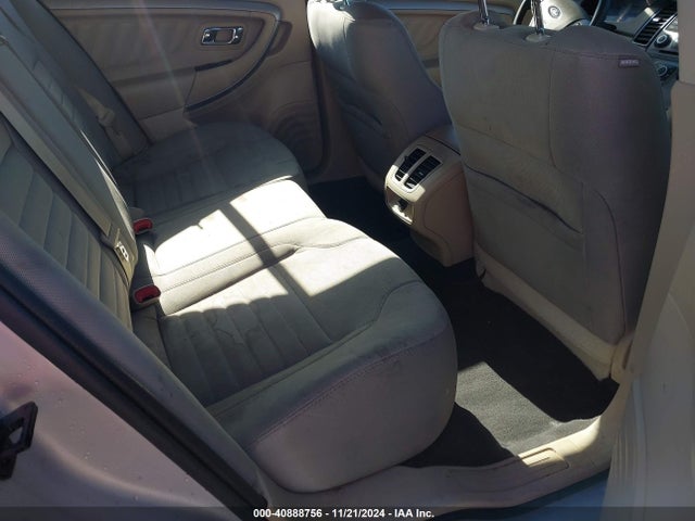 1FAHP2D88KG105752 Ford TAURUS SE