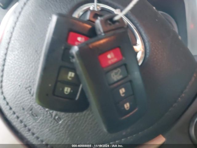 2T3RFREV3JW848806 Toyota Rav4 Adventure/xle