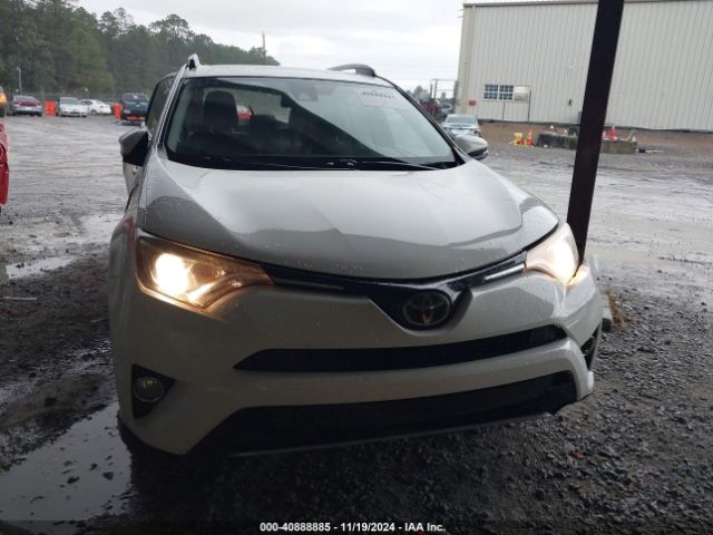 2T3RFREV3JW848806 Toyota Rav4 Adventure/xle