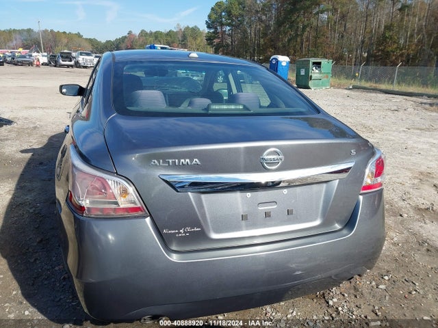 Nissan Altima 2.5 S 2015 1N4AL3AP1FC153394 Image 16