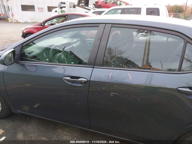Toyota COROLLA LE 2018 2T1BURHE6JC053343 Image 14