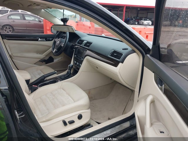 1VWCM7A36FC005596 Volkswagen Passat 3.6l V6 Sel Premium