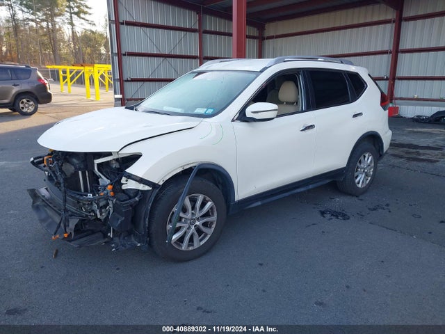 Nissan ROGUE SV 2018 JN8AT2MV4JW351087 Image 2