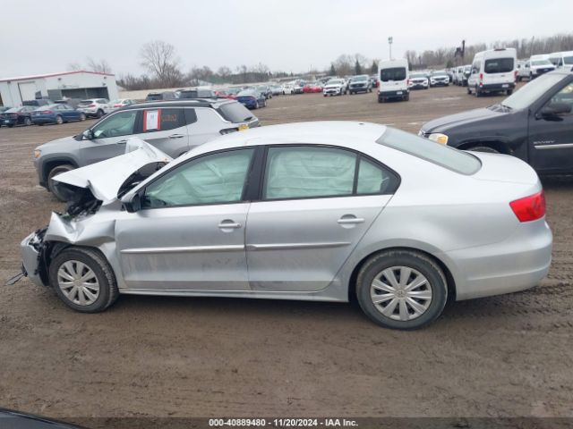 3VW1K7AJ9EM438225 Volkswagen Jetta 2.0l S