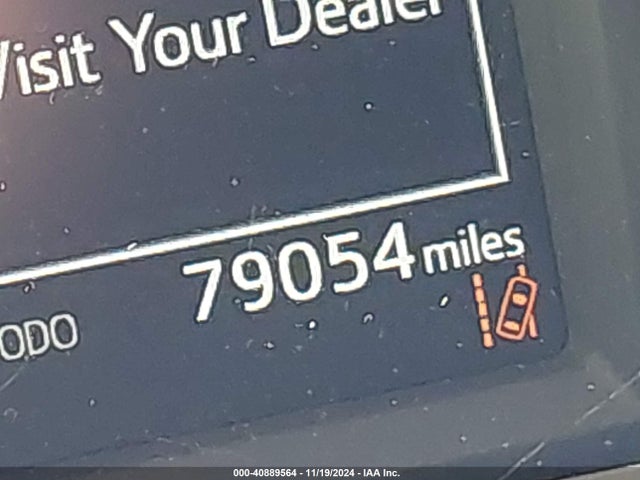 Toyota RAV4 LE 2018 2T3BFREV7JW790071 Image 16