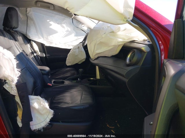 Toyota RAV4 LE 2018 2T3BFREV7JW790071 Image 5