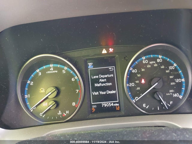 Toyota RAV4 LE 2018 2T3BFREV7JW790071 Image 7