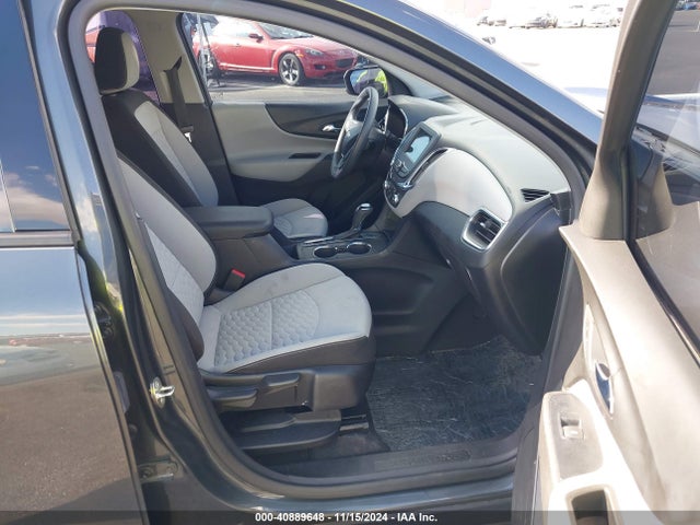 3GNAXHEV6KS579372 Chevrolet EQUINOX LS