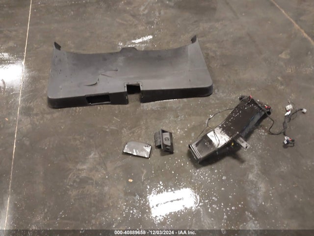 1GKS2CKJ9JR293246 GMC YUKON DENALI