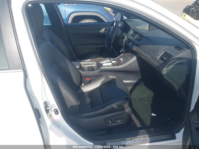 Lexus CT 200H 2016 JTHKD5BH4G2260699 Image 5