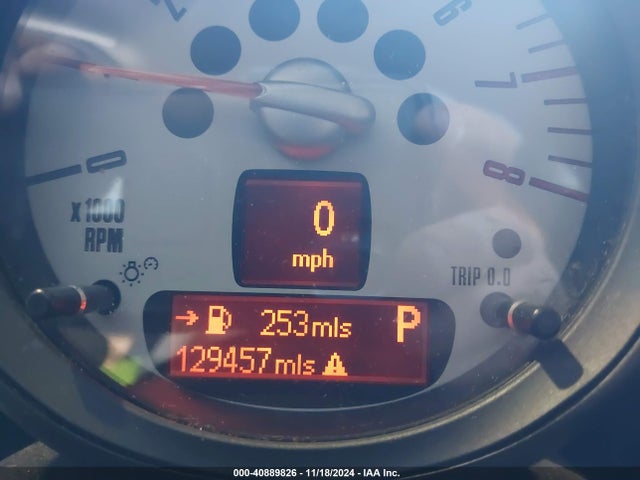 2011 MINI COOPER COUNTRYMAN WMWZB3C58BWM00301 Photo 6