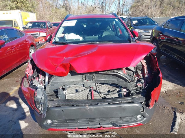 7MUDAABG8NV042196 Toyota Corolla Cross Xle
