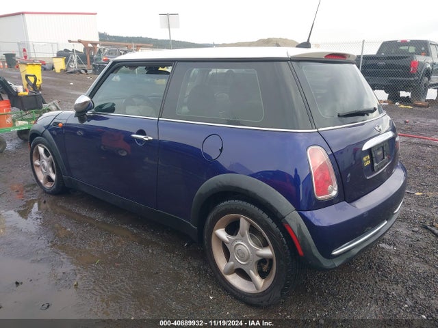 2005 MINI COOPER WMWRC335X5TJ73194 Photo 2