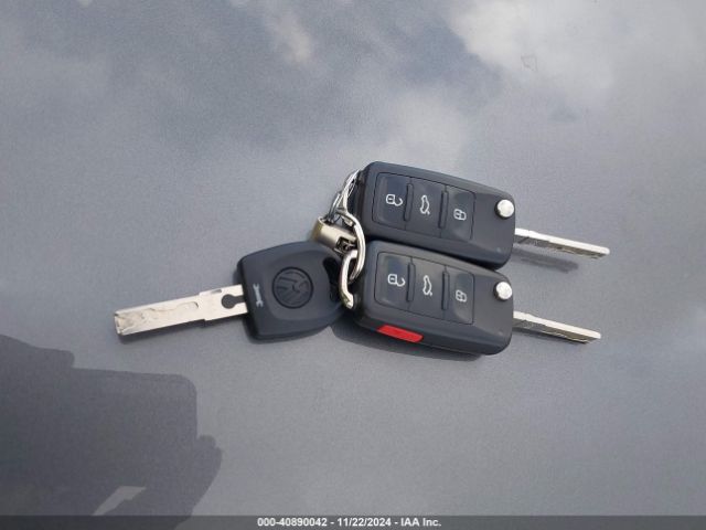 WVGBV7AX2GW015701 Volkswagen Tiguan R-line