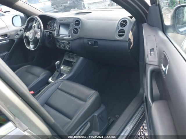 WVGBV7AX2GW015701 Volkswagen Tiguan R-line