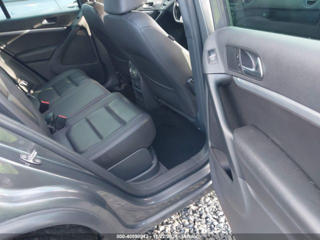 WVGBV7AX2GW015701 Volkswagen Tiguan R-line