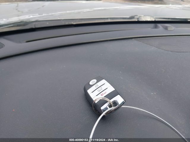 KNDCE3LC1J5120562 KIA Niro Touring